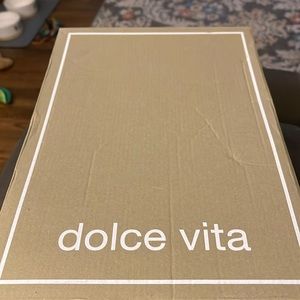 Brand new Dolce vita sandstone knit Dolen pearl sneakers